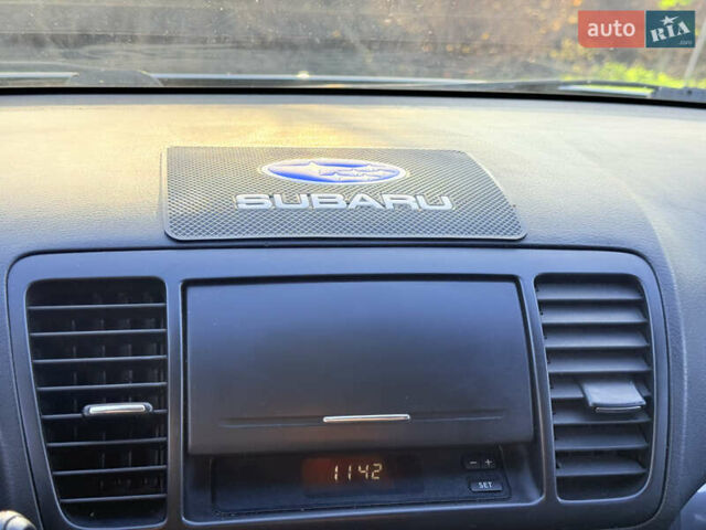 Сірий Субару Аутбек, об'ємом двигуна 3 л та пробігом 235 тис. км за 6850 $, фото 13 на Automoto.ua