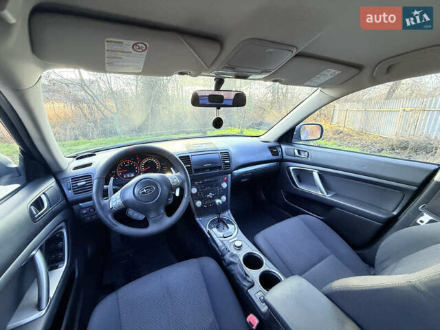 Сірий Субару Аутбек, об'ємом двигуна 3 л та пробігом 235 тис. км за 6850 $, фото 48 на Automoto.ua