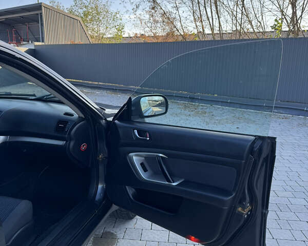 Серый Субару Аутбек, объемом двигателя 2 л и пробегом 366 тыс. км за 4450 $, фото 25 на Automoto.ua