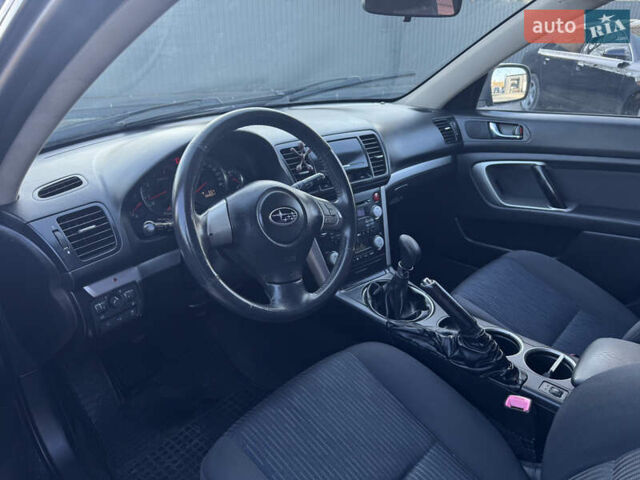 Серый Субару Аутбек, объемом двигателя 2 л и пробегом 366 тыс. км за 4450 $, фото 18 на Automoto.ua
