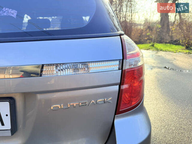 Сірий Субару Аутбек, об'ємом двигуна 3 л та пробігом 235 тис. км за 6850 $, фото 11 на Automoto.ua