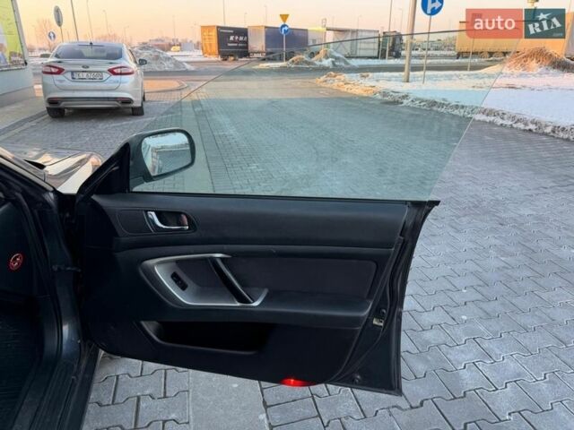 Серый Субару Аутбек, объемом двигателя 2 л и пробегом 280 тыс. км за 3200 $, фото 7 на Automoto.ua