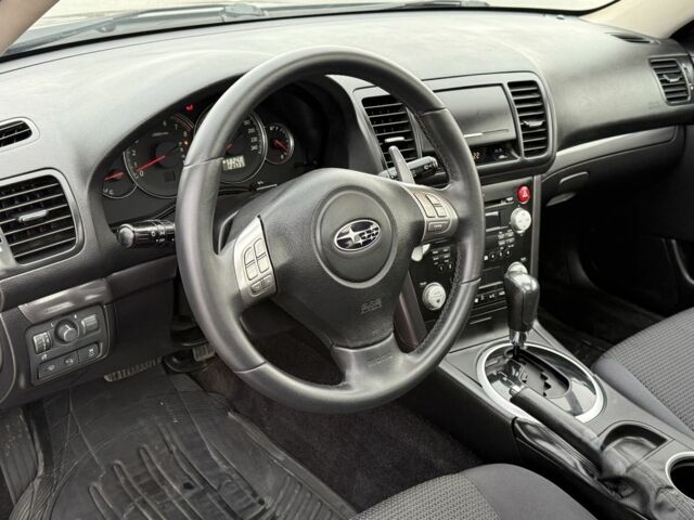 Серый Субару Аутбек, объемом двигателя 2.5 л и пробегом 121 тыс. км за 8700 $, фото 6 на Automoto.ua