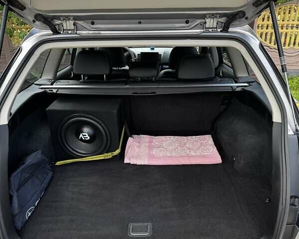 Серый Субару Аутбек, объемом двигателя 2 л и пробегом 215 тыс. км за 7500 $, фото 9 на Automoto.ua