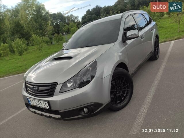 Сірий Субару Аутбек, об'ємом двигуна 2 л та пробігом 230 тис. км за 9000 $, фото 1 на Automoto.ua