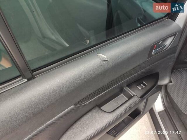 Серый Субару Аутбек, объемом двигателя 2 л и пробегом 230 тыс. км за 8000 $, фото 15 на Automoto.ua