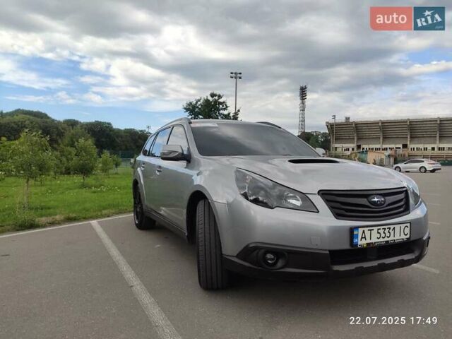 Серый Субару Аутбек, объемом двигателя 2 л и пробегом 230 тыс. км за 8000 $, фото 2 на Automoto.ua