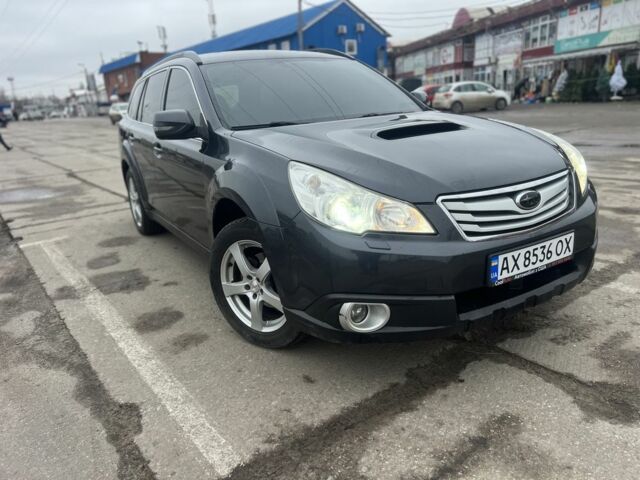 Сірий Субару Аутбек, об'ємом двигуна 2 л та пробігом 196 тис. км за 7900 $, фото 1 на Automoto.ua