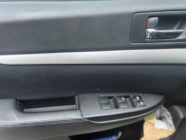 Сірий Субару Аутбек, об'ємом двигуна 2 л та пробігом 196 тис. км за 7900 $, фото 11 на Automoto.ua