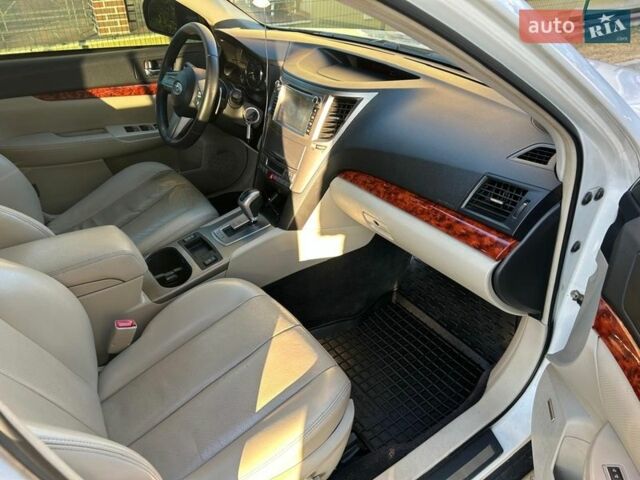 Серый Субару Аутбек, объемом двигателя 2.46 л и пробегом 265 тыс. км за 9700 $, фото 15 на Automoto.ua