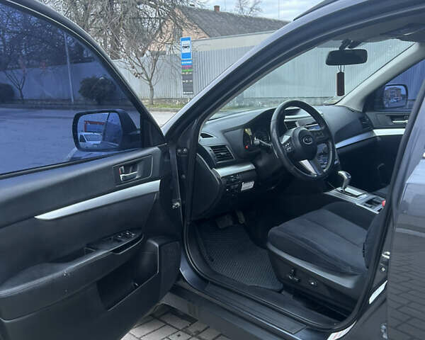 Серый Субару Аутбек, объемом двигателя 2.46 л и пробегом 125 тыс. км за 9300 $, фото 12 на Automoto.ua