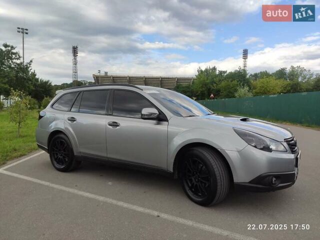 Серый Субару Аутбек, объемом двигателя 2 л и пробегом 230 тыс. км за 8000 $, фото 4 на Automoto.ua