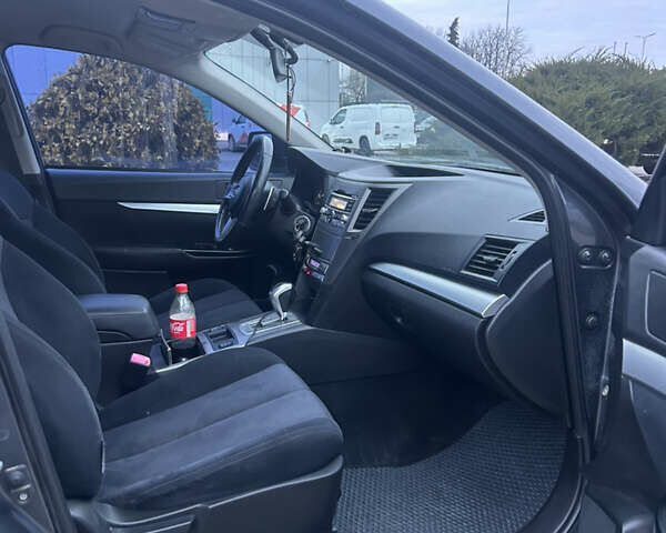 Серый Субару Аутбек, объемом двигателя 2.46 л и пробегом 125 тыс. км за 9300 $, фото 28 на Automoto.ua