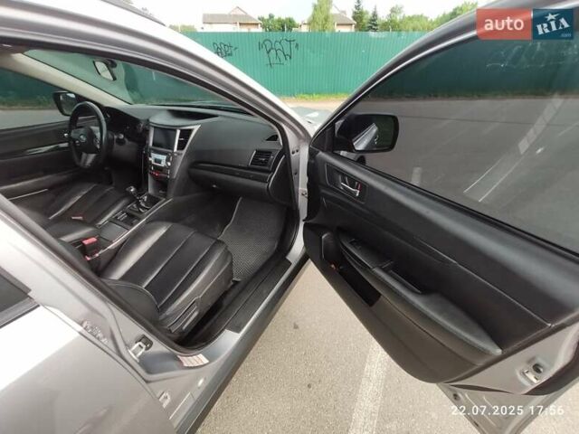 Серый Субару Аутбек, объемом двигателя 2 л и пробегом 230 тыс. км за 8000 $, фото 21 на Automoto.ua