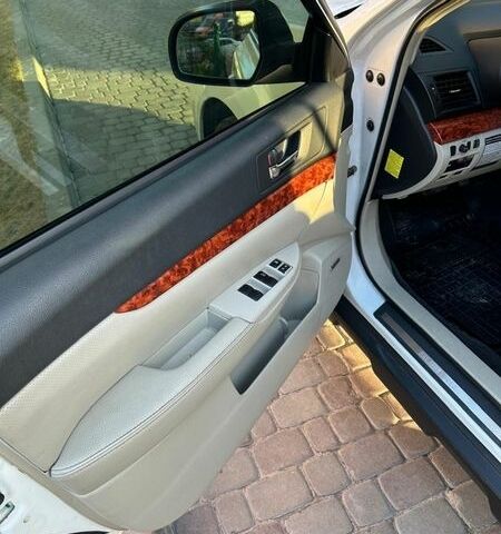 Серый Субару Аутбек, объемом двигателя 2.46 л и пробегом 265 тыс. км за 9700 $, фото 10 на Automoto.ua