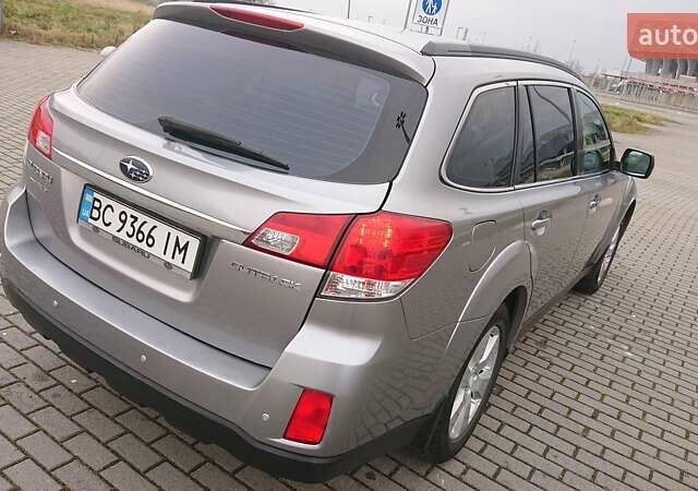Сірий Субару Аутбек, об'ємом двигуна 2.46 л та пробігом 250 тис. км за 8100 $, фото 5 на Automoto.ua