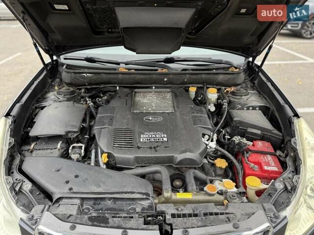 Серый Субару Аутбек, объемом двигателя 2 л и пробегом 350 тыс. км за 6900 $, фото 32 на Automoto.ua