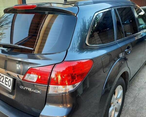 Серый Субару Аутбек, объемом двигателя 2.46 л и пробегом 194 тыс. км за 8500 $, фото 5 на Automoto.ua
