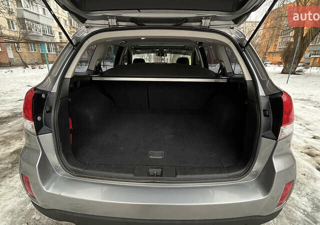 Серый Субару Аутбек, объемом двигателя 2.46 л и пробегом 220 тыс. км за 8300 $, фото 10 на Automoto.ua