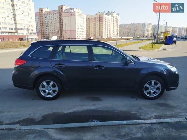 Серый Субару Аутбек, объемом двигателя 2 л и пробегом 227 тыс. км за 9200 $, фото 2 на Automoto.ua