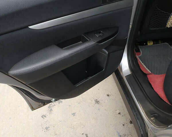 Серый Субару Аутбек, объемом двигателя 2 л и пробегом 263 тыс. км за 9300 $, фото 6 на Automoto.ua