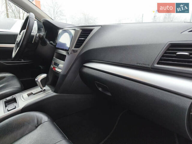 Сірий Субару Аутбек, об'ємом двигуна 2.46 л та пробігом 189 тис. км за 9900 $, фото 28 на Automoto.ua