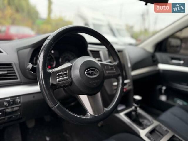 Серый Субару Аутбек, объемом двигателя 2 л и пробегом 350 тыс. км за 6900 $, фото 19 на Automoto.ua