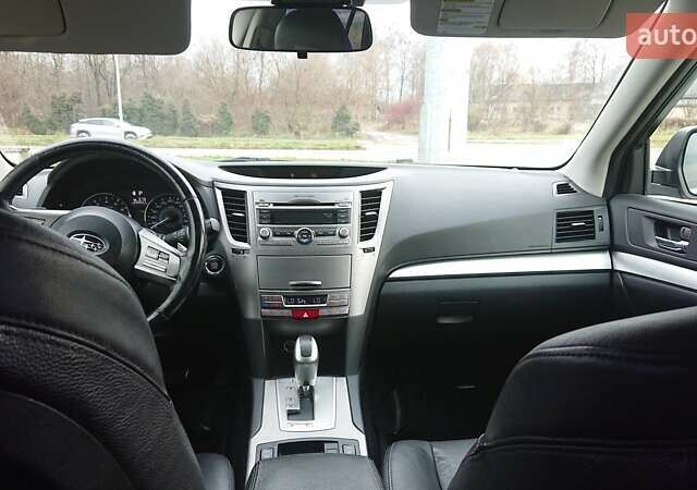 Сірий Субару Аутбек, об'ємом двигуна 2.46 л та пробігом 250 тис. км за 8100 $, фото 6 на Automoto.ua