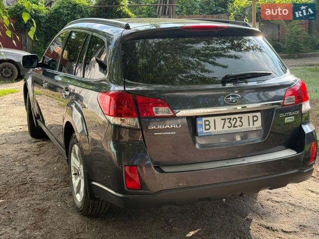 Серый Субару Аутбек, объемом двигателя 2 л и пробегом 277 тыс. км за 7200 $, фото 4 на Automoto.ua
