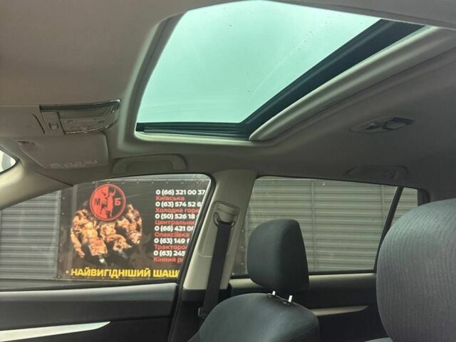 Сірий Субару Аутбек, об'ємом двигуна 2 л та пробігом 299 тис. км за 4850 $, фото 6 на Automoto.ua