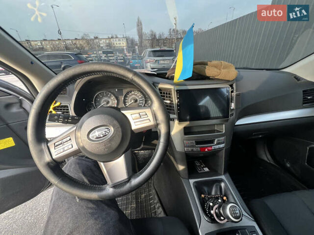 Сірий Субару Аутбек, об'ємом двигуна 2.46 л та пробігом 247 тис. км за 9000 $, фото 14 на Automoto.ua