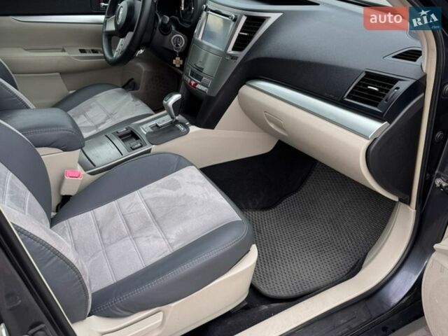Серый Субару Аутбек, объемом двигателя 2.5 л и пробегом 219 тыс. км за 7900 $, фото 28 на Automoto.ua