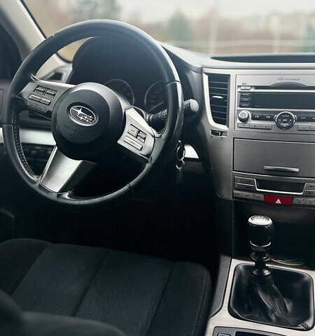 Сірий Субару Аутбек, об'ємом двигуна 2.46 л та пробігом 206 тис. км за 6700 $, фото 14 на Automoto.ua