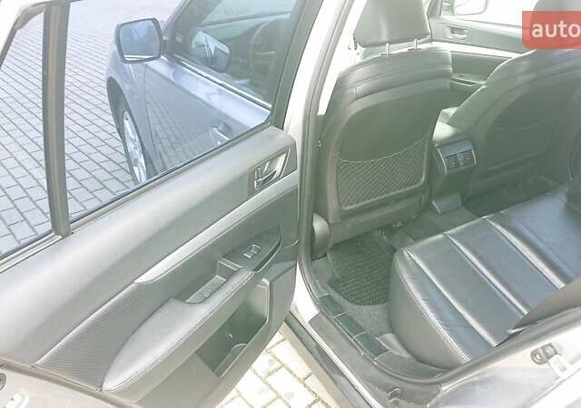 Сірий Субару Аутбек, об'ємом двигуна 2.46 л та пробігом 250 тис. км за 8100 $, фото 13 на Automoto.ua