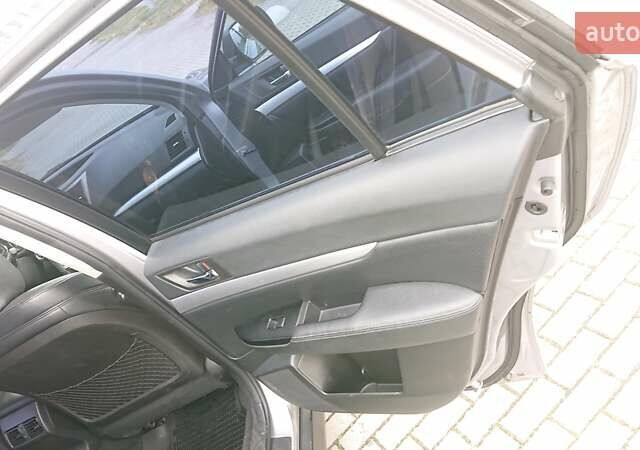 Сірий Субару Аутбек, об'ємом двигуна 2.46 л та пробігом 250 тис. км за 8100 $, фото 12 на Automoto.ua