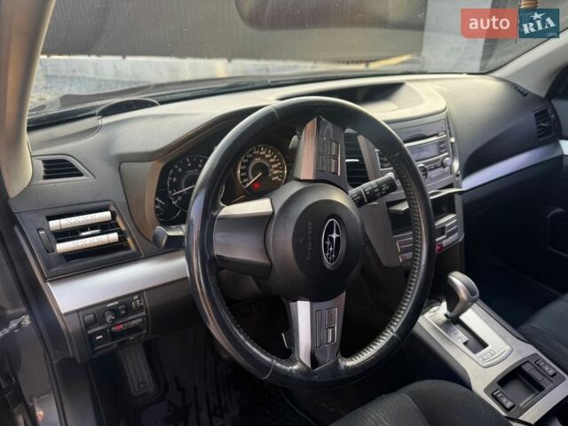 Серый Субару Аутбек, объемом двигателя 2.46 л и пробегом 160 тыс. км за 9000 $, фото 16 на Automoto.ua