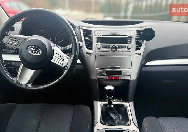 Сірий Субару Аутбек, об'ємом двигуна 2.46 л та пробігом 206 тис. км за 6700 $, фото 15 на Automoto.ua