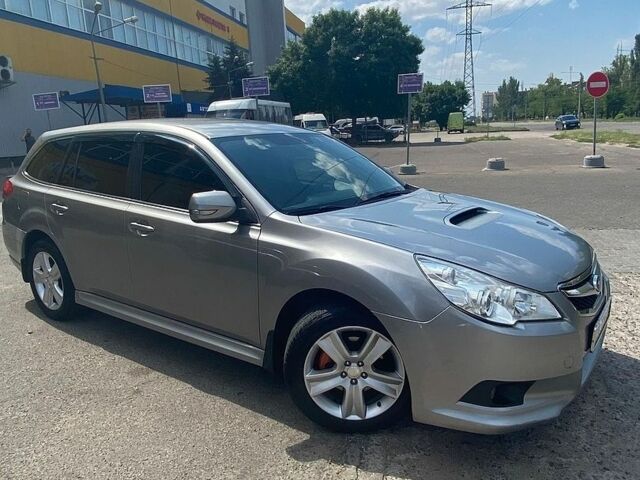 Сірий Субару Аутбек, об'ємом двигуна 2 л та пробігом 306 тис. км за 9000 $, фото 4 на Automoto.ua