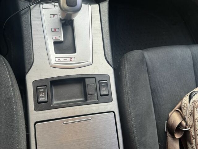 Серый Субару Аутбек, объемом двигателя 2.5 л и пробегом 161 тыс. км за 8200 $, фото 6 на Automoto.ua