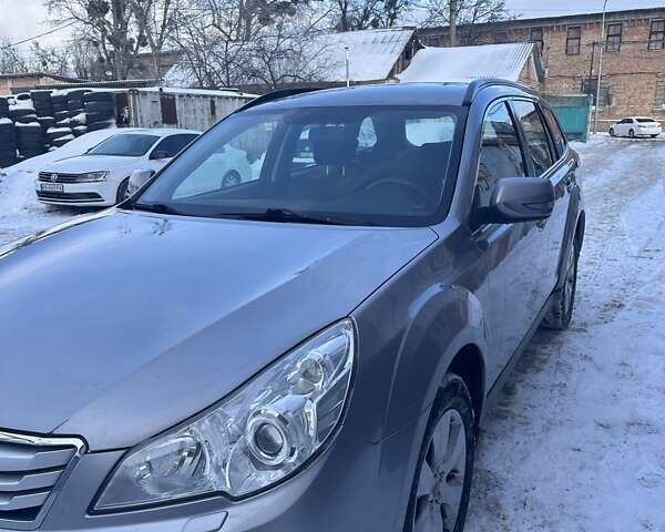 Серый Субару Аутбек, объемом двигателя 2.46 л и пробегом 320 тыс. км за 6500 $, фото 4 на Automoto.ua