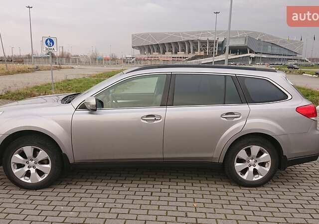 Сірий Субару Аутбек, об'ємом двигуна 2.46 л та пробігом 250 тис. км за 8100 $, фото 3 на Automoto.ua