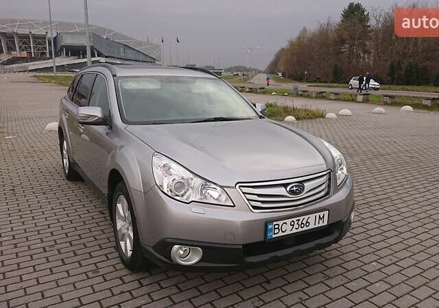 Сірий Субару Аутбек, об'ємом двигуна 2.46 л та пробігом 250 тис. км за 8100 $, фото 1 на Automoto.ua