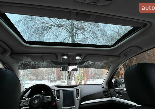 Серый Субару Аутбек, объемом двигателя 2.46 л и пробегом 220 тыс. км за 8300 $, фото 9 на Automoto.ua