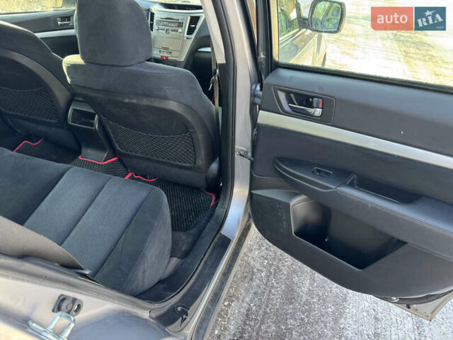 Сірий Субару Аутбек, об'ємом двигуна 2.5 л та пробігом 230 тис. км за 7630 $, фото 10 на Automoto.ua