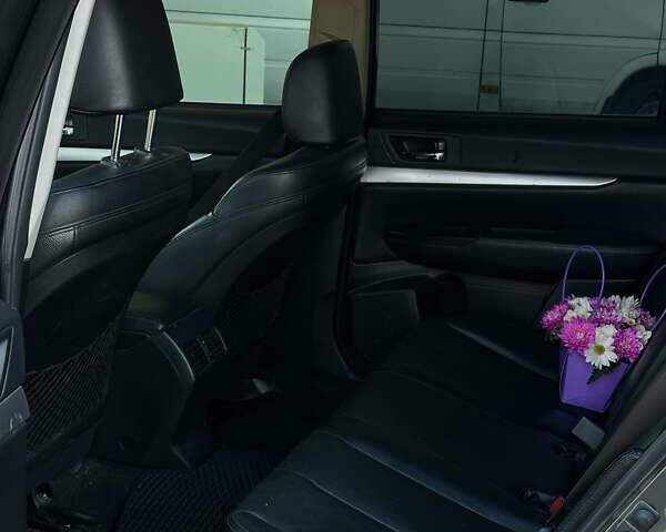 Сірий Субару Аутбек, об'ємом двигуна 2.5 л та пробігом 213 тис. км за 8900 $, фото 5 на Automoto.ua