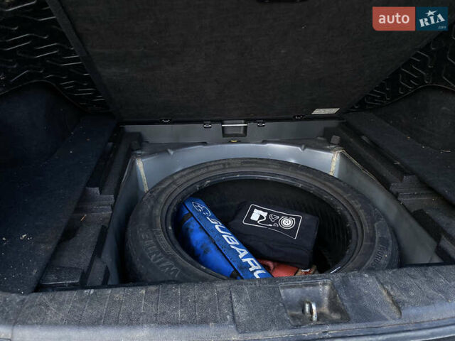 Сірий Субару Аутбек, об'ємом двигуна 2 л та пробігом 250 тис. км за 7600 $, фото 14 на Automoto.ua