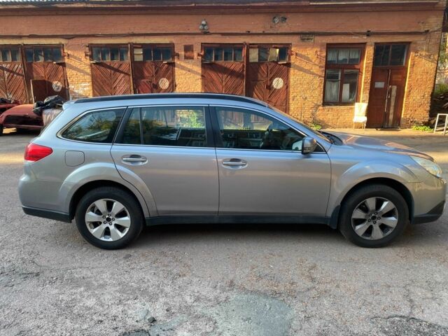 Серый Субару Аутбек, объемом двигателя 2.5 л и пробегом 198 тыс. км за 8500 $, фото 3 на Automoto.ua