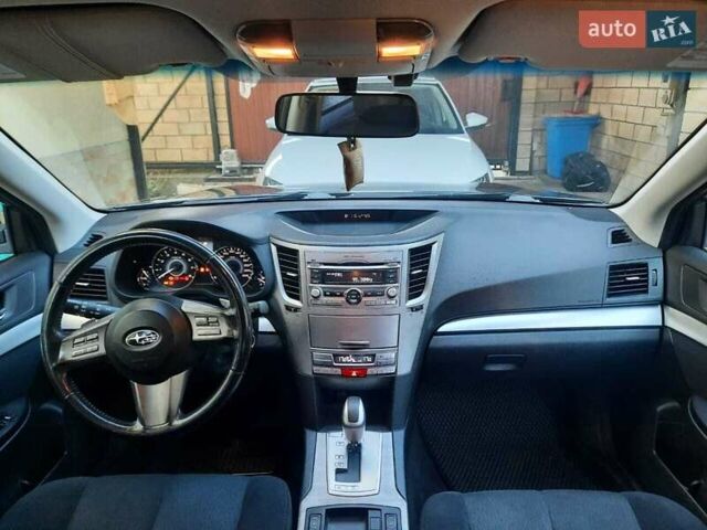 Серый Субару Аутбек, объемом двигателя 2.46 л и пробегом 194 тыс. км за 8500 $, фото 7 на Automoto.ua