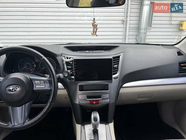 Сірий Субару Аутбек, об'ємом двигуна 2.46 л та пробігом 225 тис. км за 10300 $, фото 7 на Automoto.ua