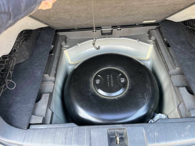 Серый Субару Аутбек, объемом двигателя 2.5 л и пробегом 239 тыс. км за 8000 $, фото 10 на Automoto.ua